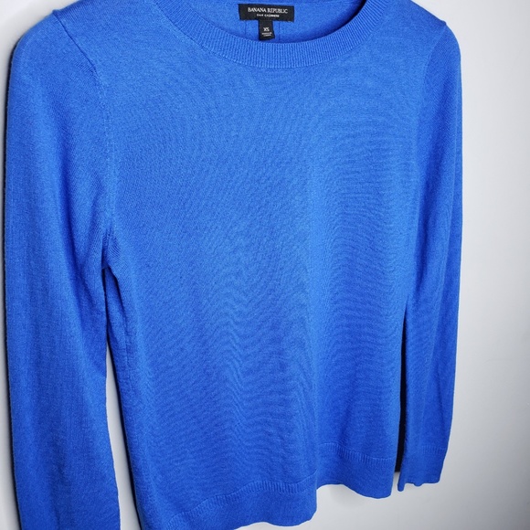 Banana Republic Silk Cashmere Crew-Neck Sweater - Picture 3 of 8